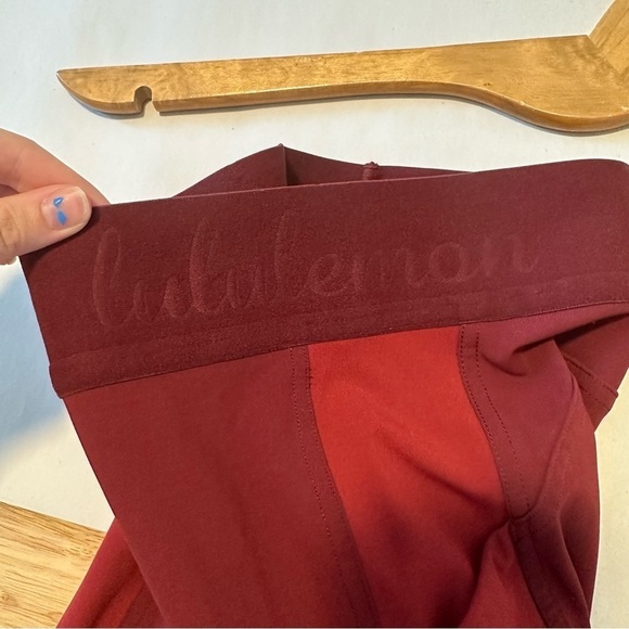 Lululemon box it out tight pocket leggings in deep rouge / oxblood - Picture 6 of 13